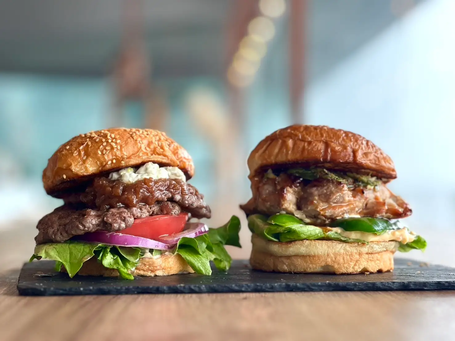 コラボレーションバーガー期間限定販売のお知らせ